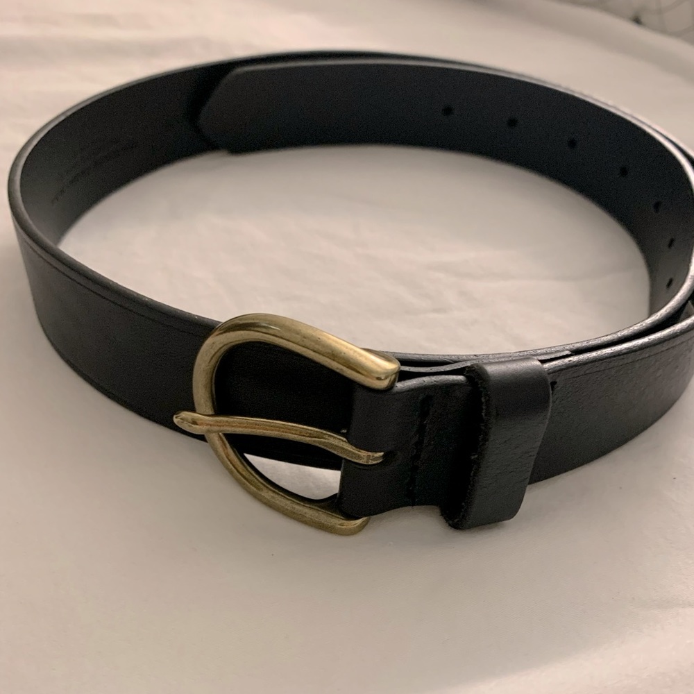 Black leather madewell belt size small, gold color buckle